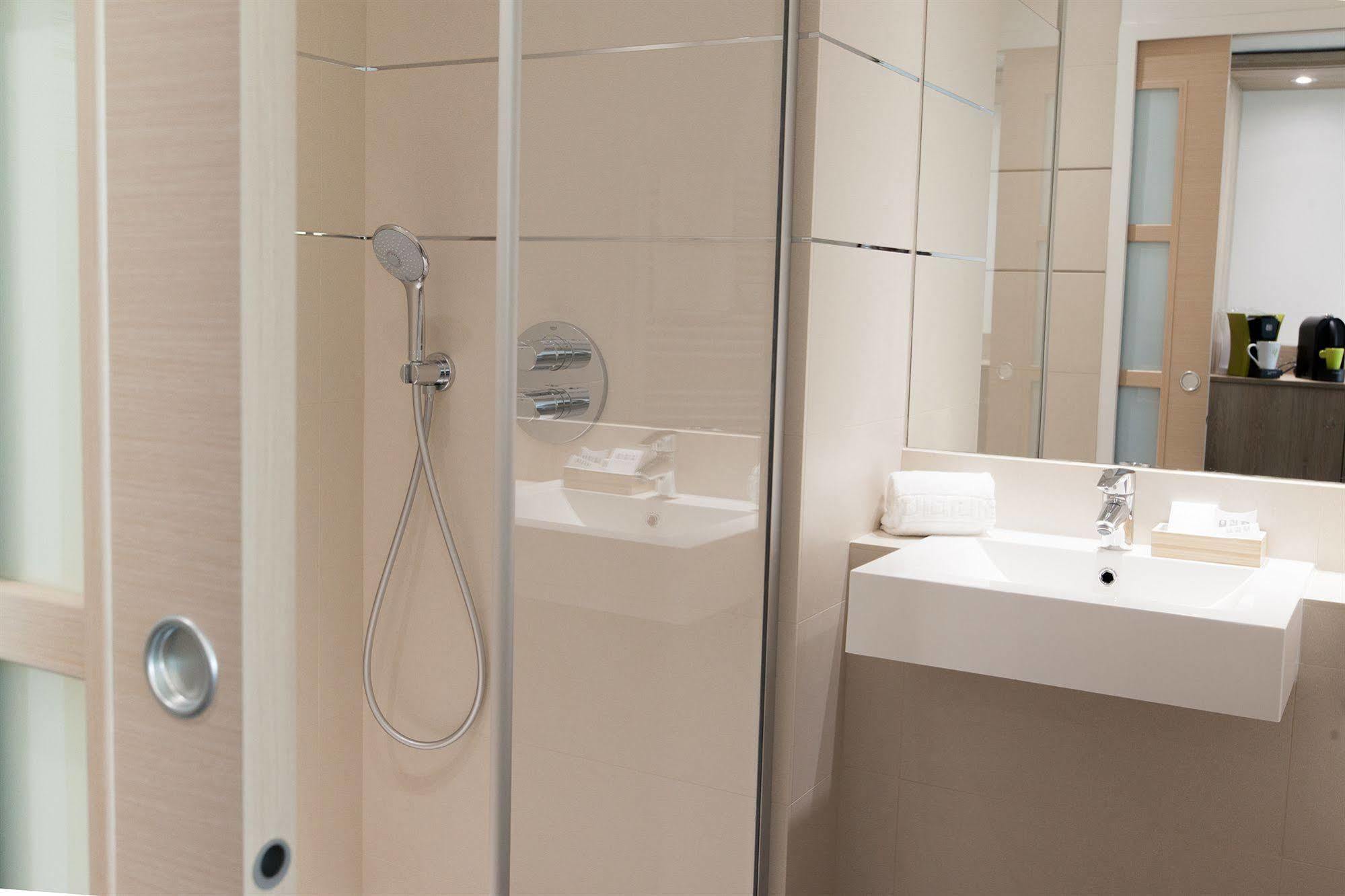 Quality Hotel Bordeaux Pessac Gradignan Bagian luar foto